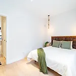 Edsam Madrid Apartments White